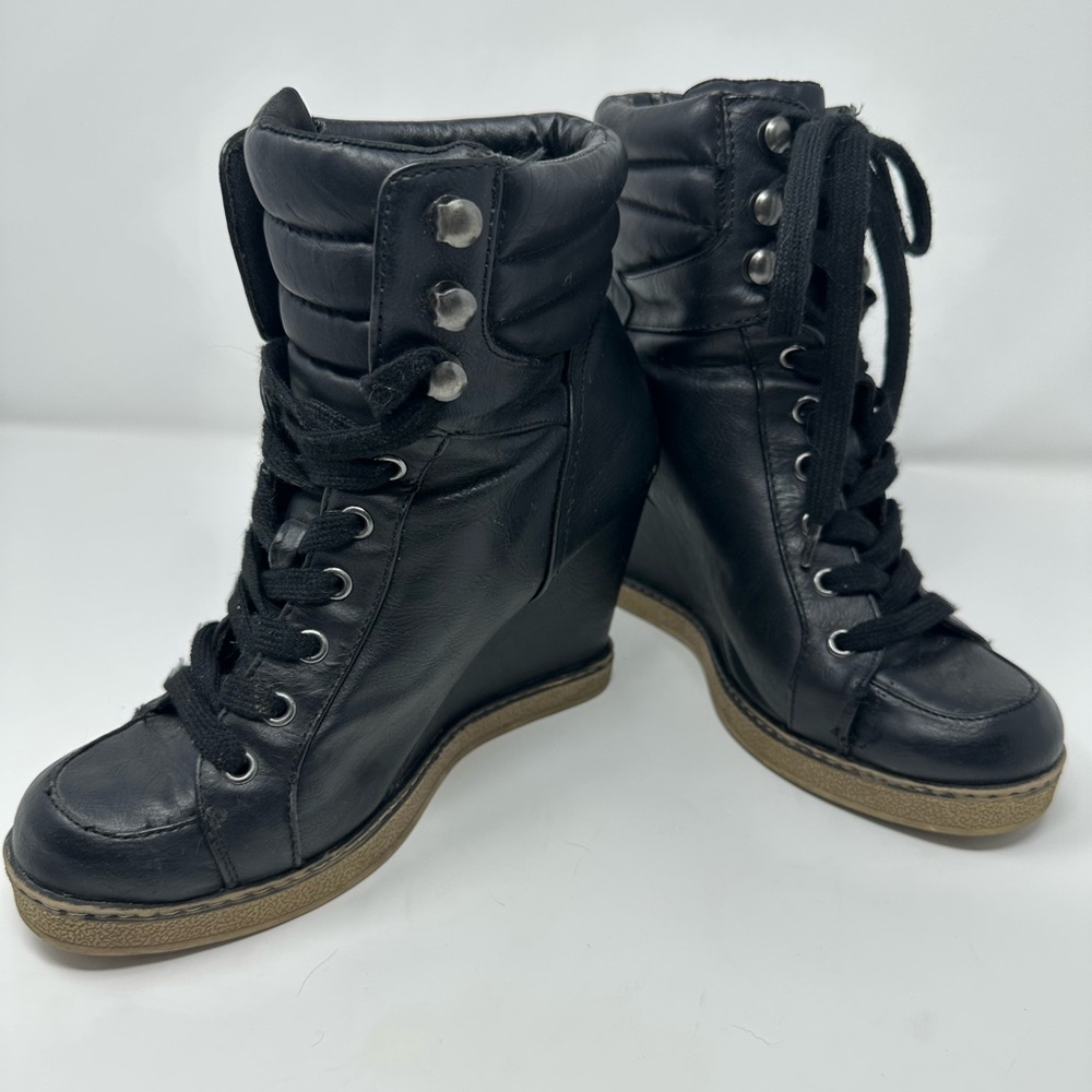 Women’s Athletic Wedges in Black - 9